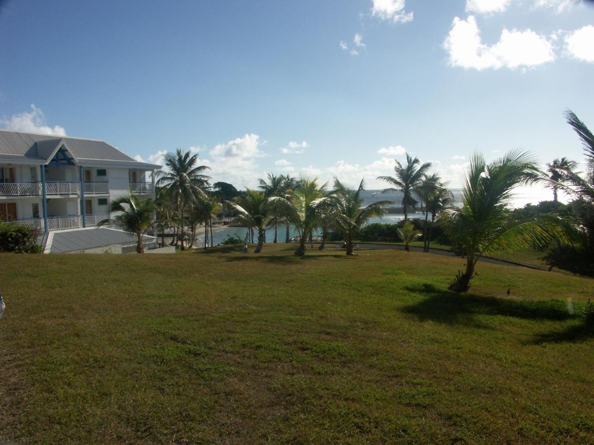 Le Petit Eden - Residence 3 Etoiles - Piscine Et Plage "Le Manganao" Saint-Francois  Exterior photo