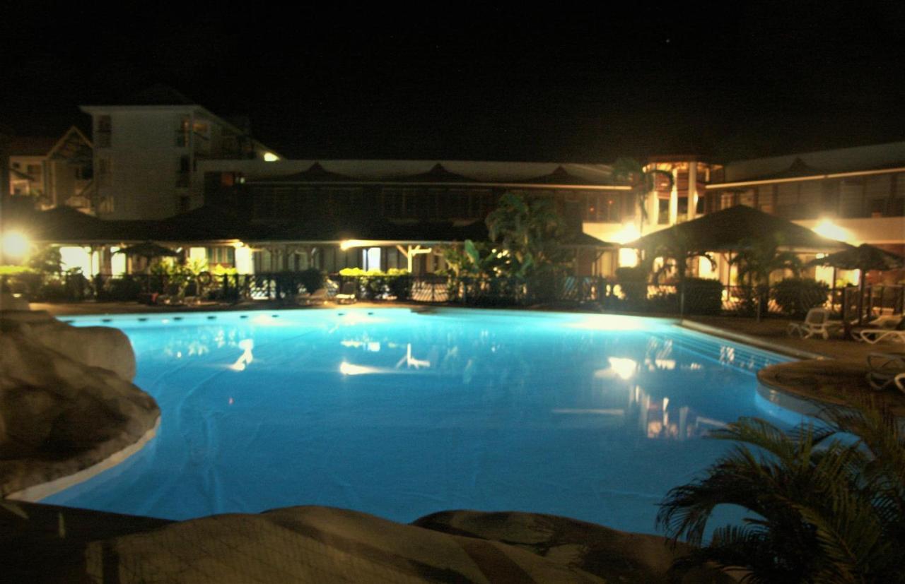 Le Petit Eden - Residence 3 Etoiles - Piscine Et Plage "Le Manganao" Saint-Francois  Exterior photo